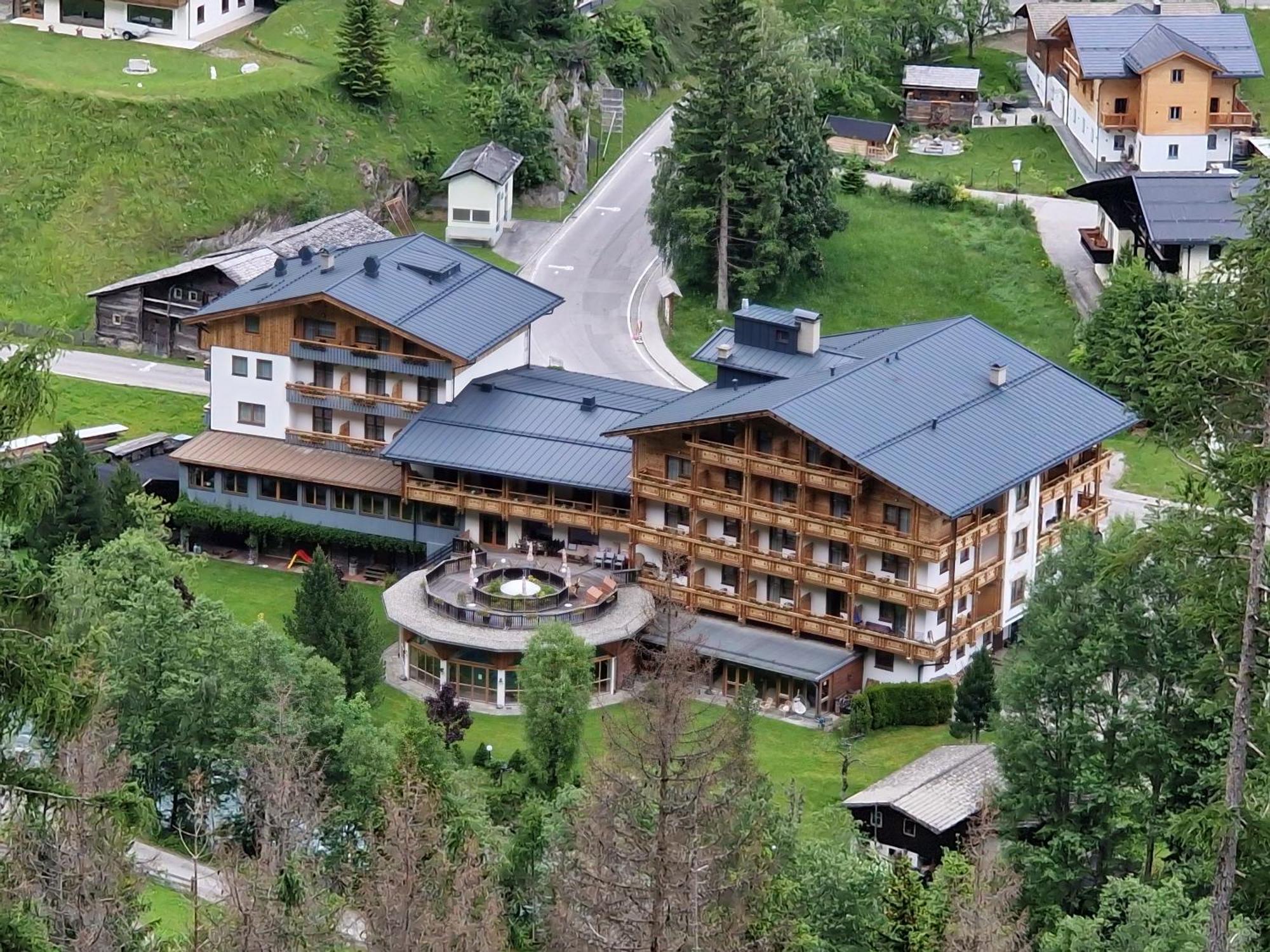 Hotel Kaerntnerhof Heiligenblut Exterior foto